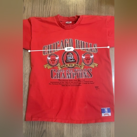 Vintage Chicago Bulls 1992 NBA Finals Back to Back World Champions T-Shirt - Picture 2 of 10